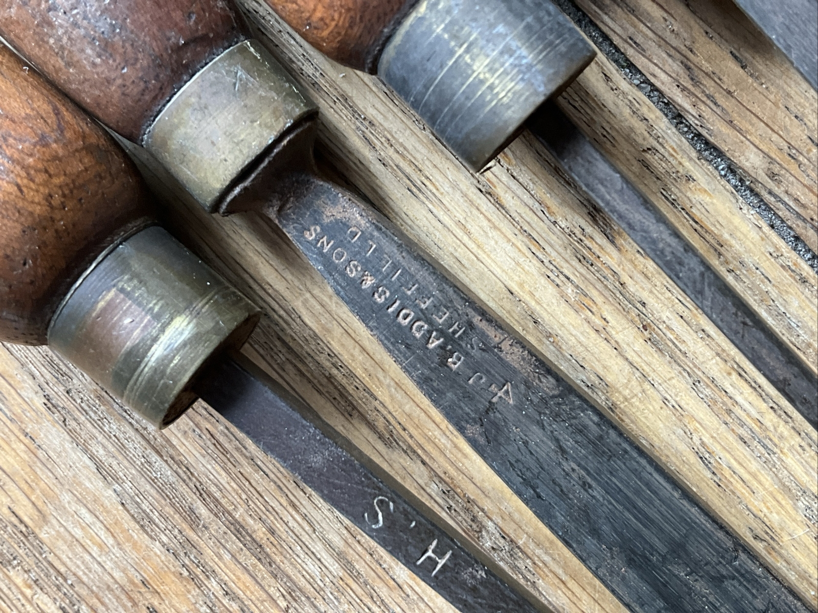 LARGE QUANTITY OF VINTAGE CARVING CHISELS 48, ADDIS, HERRING BROS . eBay