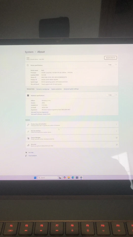 razer blade 15 Studio Rtx 5000 16gb I7 9750 32gb Ram Mercury Schermo OLED 4k - Immagine 2 di 4