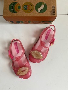 mini melissa size 11