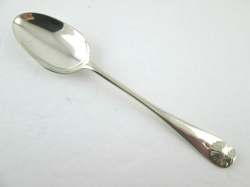 Cuchara sopera ovalada de plata esterlina Williamsburg Shell de Stieff Foto 2 de 4