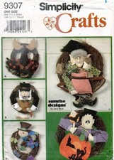 Simplicity Seasonal Wreaths Pattern 9307 UNCUT