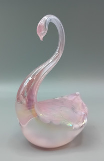 UNBRANDED GLASS PINK LUSTRE SWAN 9cm Elegant Figurine