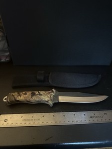 Hunting Knife With Sheath