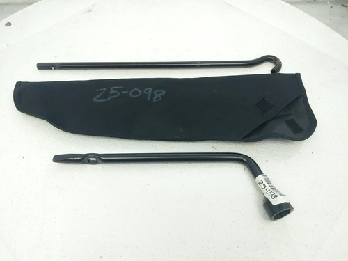2006-2018 Toyota Rav4 2 Piece Tools W/Pouch 09150-06010 - Picture 2 of 9