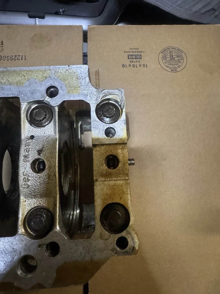 Porta cigüeñal Porsche Boxster 986 996 911 M96 1997-2004 99610101264 Foto 2 de 4