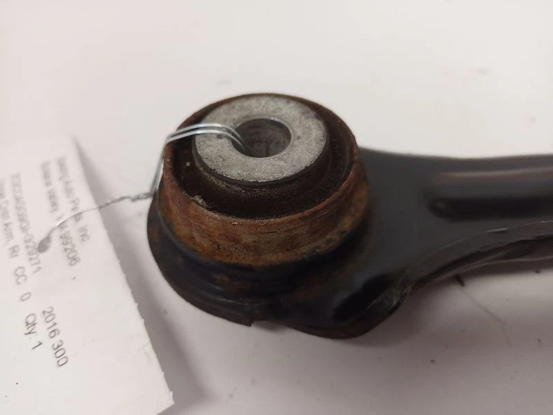 Brazo de control superior trasero enlace de tensión delantero AWD de 2016 Chrysler 300 9349150 Foto 4 de 4