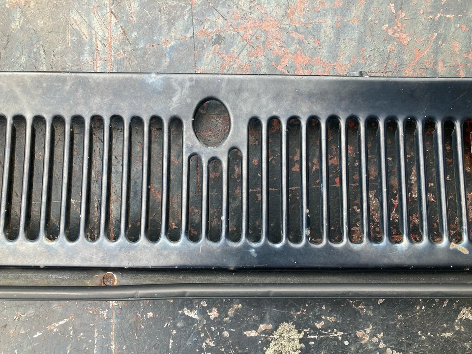 1972-1980 Chevy LUV Pickup capô acabamento de ventilação painel, fabricante de equipamento original. - Imagem 4 de 4