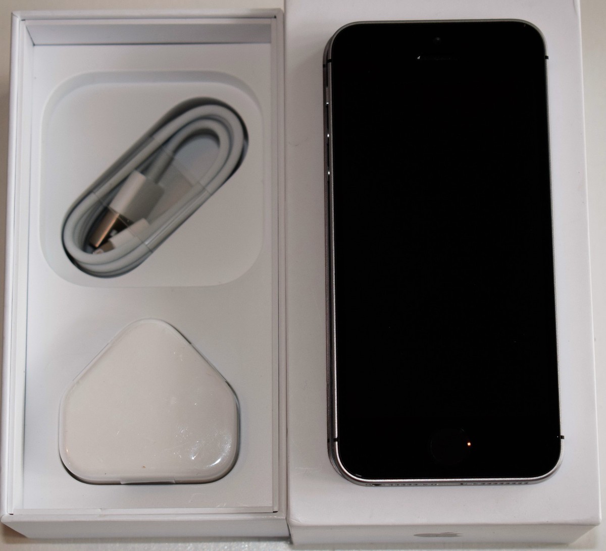 Apple iPhone SE 32GB Phone Unlocked Rose/Gold Space Grey 6 Month