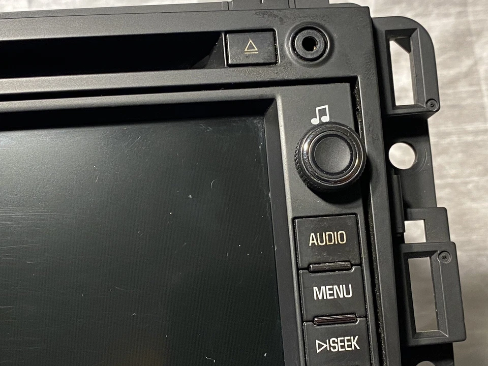 OEM 2007-09 Chevy Tahoe Avalanche Yukon NAVIGATION Radio CD GPS GM-15940103 - Image 4 of 4