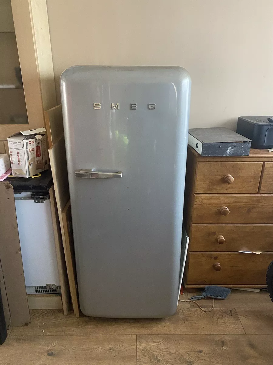 Reconditioned smeg on sale fridge freezer