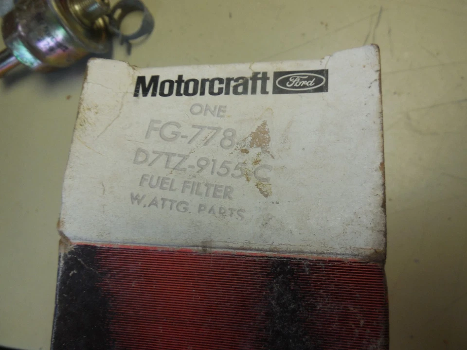 Conjunto de filtro de combustible D7TZ-9155-C Ford E100 E250 E350 351W 1979 nuevo de lote Foto 2 de 2