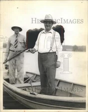 1932 Press Photo Everett Sanders and Judge Oscar E Bland Fish in Potomac