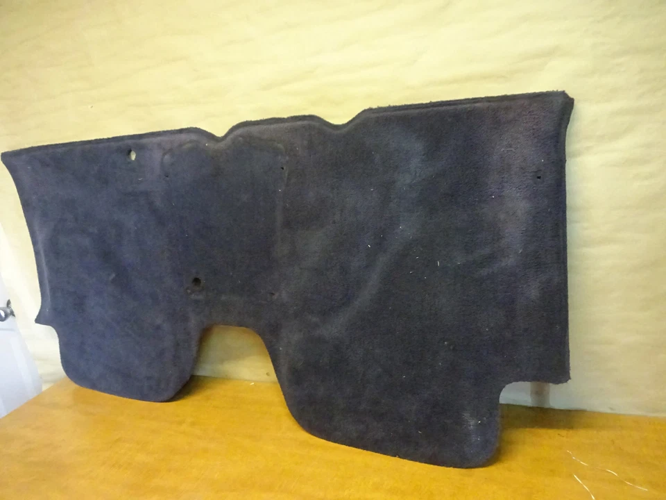 Maserati 4200 Spyder - Panel de alfombra trasera vertical P/N 67403700 Foto 4 de 4