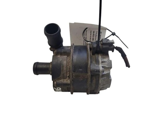 AUDI A3 Sportback 8VA, 8VF Zirkulationswassermotor 04L965567 1.40 34964501