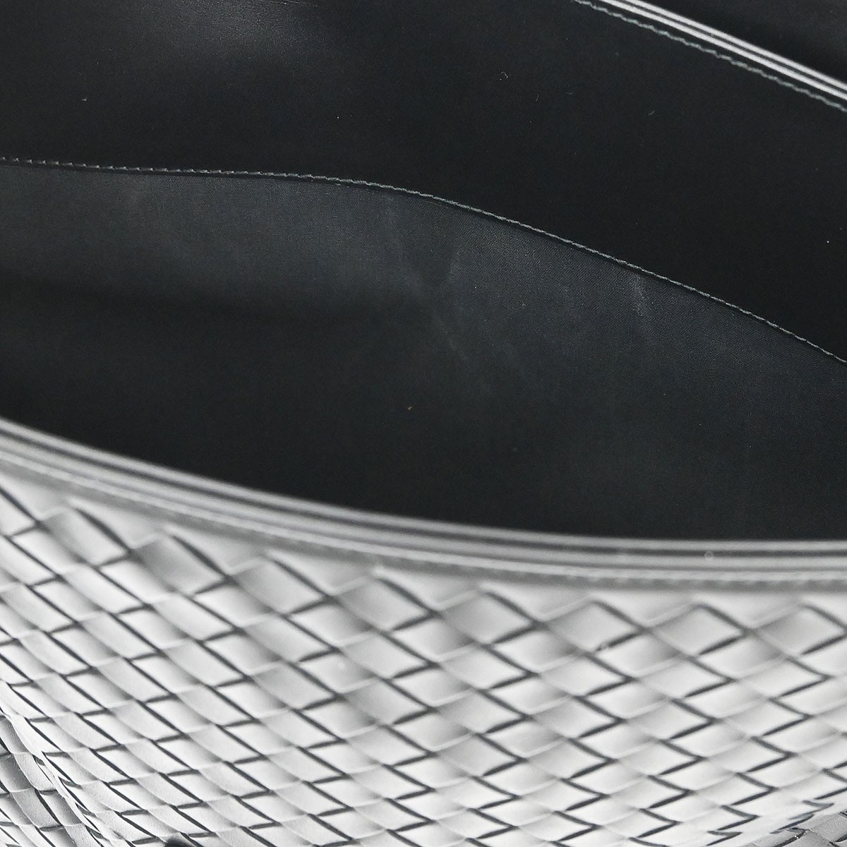 Bottega Veneta Black Calfskin Intrecciato Briefcase Handbag BO3297326J 145970 thumbnail 8