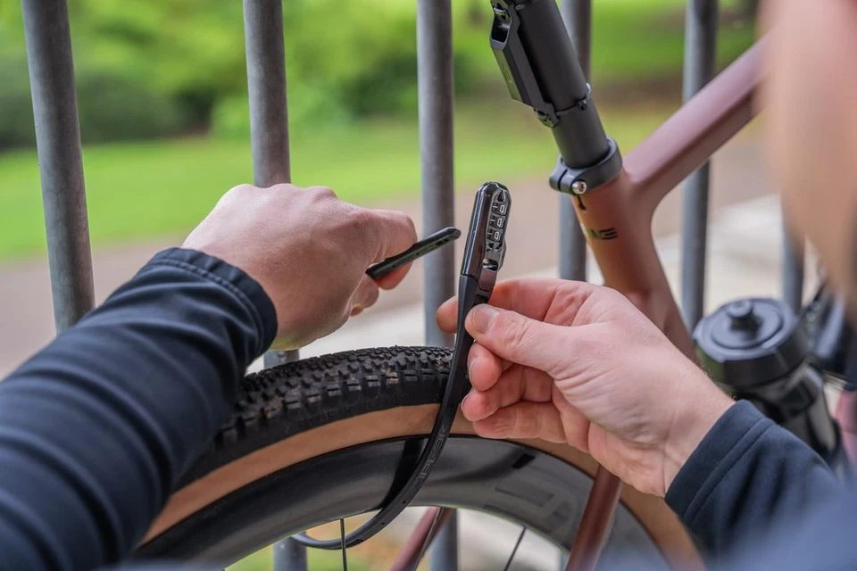 Z LOK Combo Bike Lock/Motorbike Helmet Lock - Black. 3 Digit Code. Steel Core... - Image 4 of 4