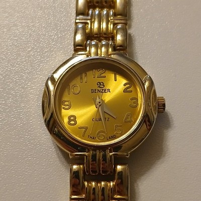 Vtg Benzer Gold Tone Stainless Steel Round Dial Analog Elegant Quartz Watch