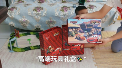 Disney Pixar Cars 3 Diecast Metal Lightning McQueen Toy Set