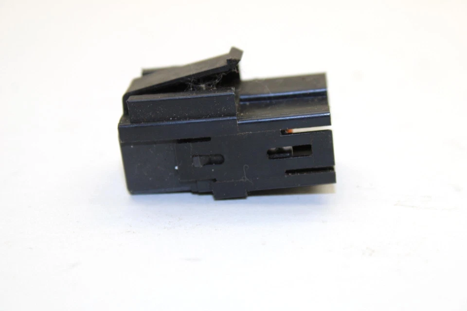 2006 Yamaha Attak Oem Relay 8FP-81950-01-00 Q2400 - Image 2 of 4