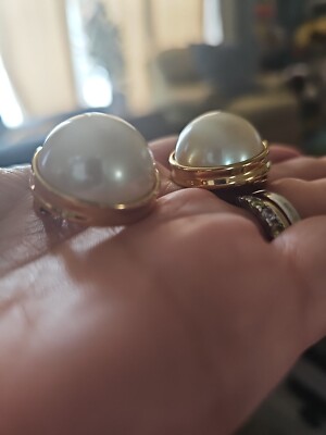 Vintage Liz Claiborne Round Goldtone And Faux Pearl Cabochon Dome Clip Earrings