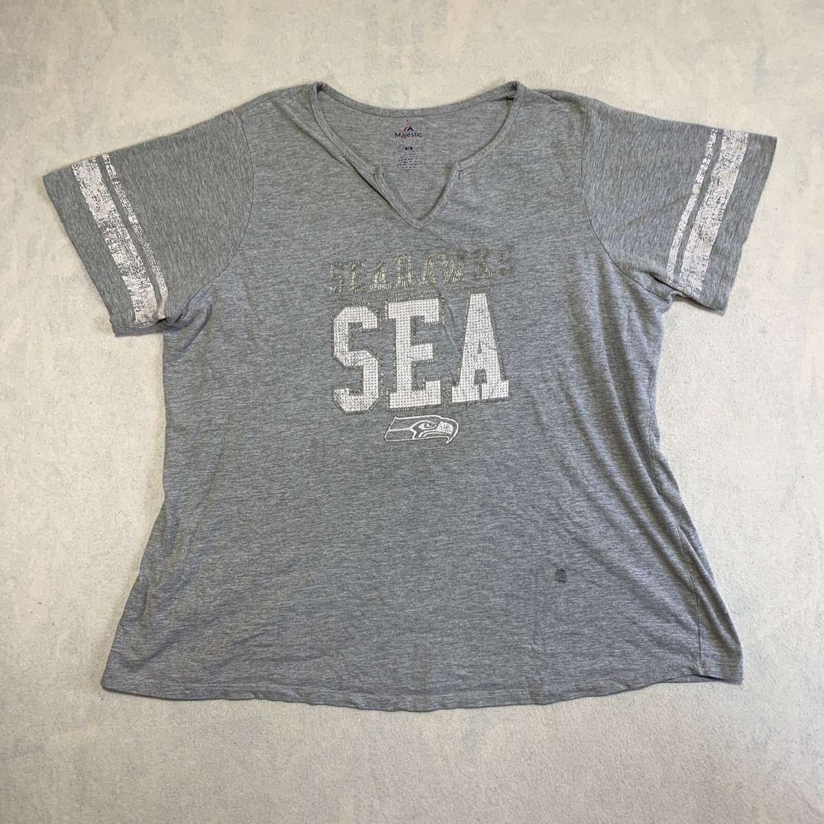 売れ筋商品|||ナイキ Tシャツ トップス レディース Men's Gray Seattle Seahawks Logo Essential T-shirt Gray mens-nike-college-navy-seattle