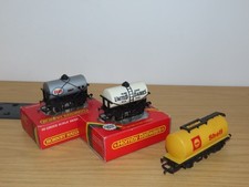 BT563: Hornby 00 Gauge - R007 UD Milk & R008 Esso Tank + Shell Tank Wagons x 3