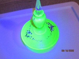 VASELINE DRESSER BOX GLASS PERFUME BOTTLE POWDER HOLDER "GLOW'S''