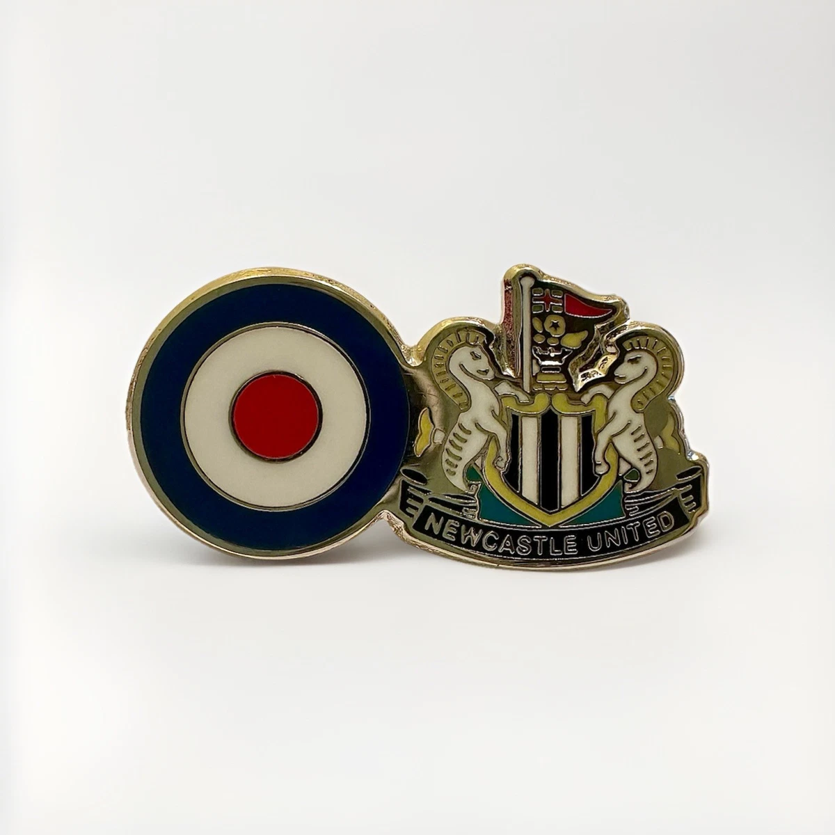 Newcastle United enamel football badge