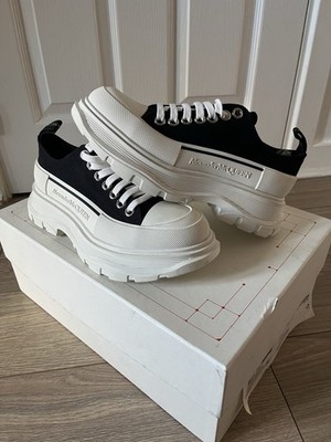 Alexander McQueen Tread Slick Sneaker   Damen UK 5   schwarz/weiß UVP 490 £ 