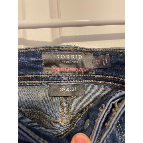 Torrid Crop Midfit Super Soft Super Skinny Jeans 18 - Picture 5 of 8