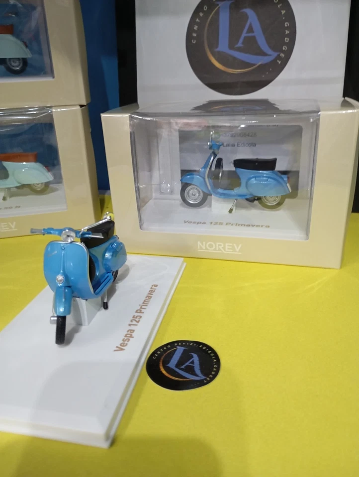 VESPA 125 PRIMAVERA 1968 METALLIC BLUE 1:18 Norev Moto Modellino - Immagine 3 di 4