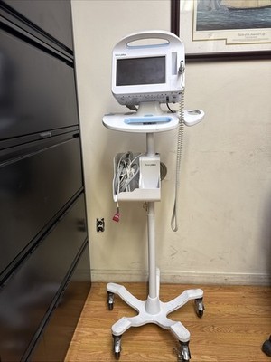 Welch Allyn Connex 6000 Series Vital Signs Monitor 65NTXX w/ Stand & Accessories