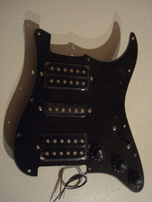 New Fender Strat-style Loaded Black Scratchplate 3-Ply w/2 x Humbucker Pickups
