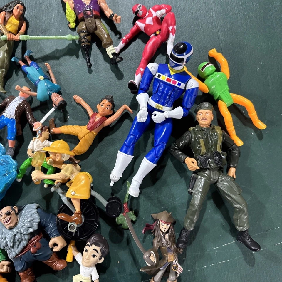 Bottom Of The Toy Box Lot 21 Figures - Image 4 of 4