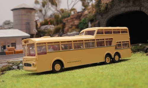* 1/87 HO Scale * Brekina * Mercedes Benz 0 317 Coach * Autocar * Cream /Red - Picture 9 of 11