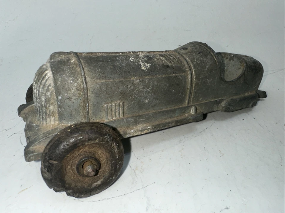 Coche de carreras Hubley Kiddie Toy #5 vintage con conductor 457 1940 a 1950 hecho en Estados Unidos Foto 2 de 4