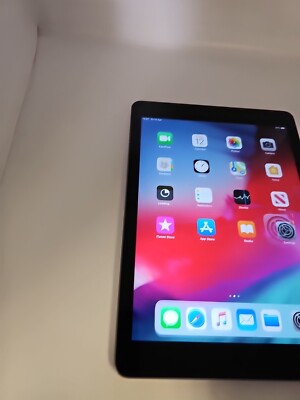 Apple iPad Air (1st Gen) 32GB, Wi-Fi Only, 9.7in Space Grey Apple iPad Air (1st Gen) 32GB, Wi-Fi Only, 9.7in Space Grey