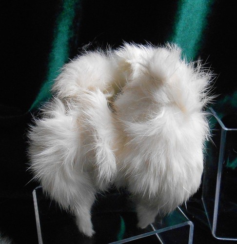 RARE Samoyed Rabbit Fur Salon Dog AND Matching Ear & Hand Muffs - 3 PCs - Picture 3 of 9