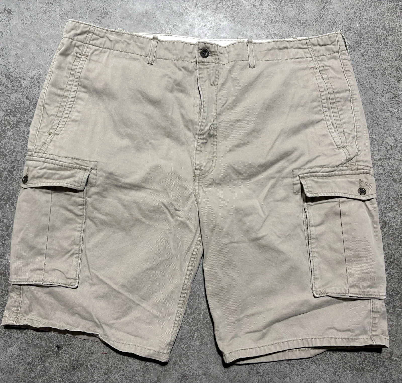 Levi's Men's Cargo Shorts Size 42 Khaki 100% Cotton Flat Front