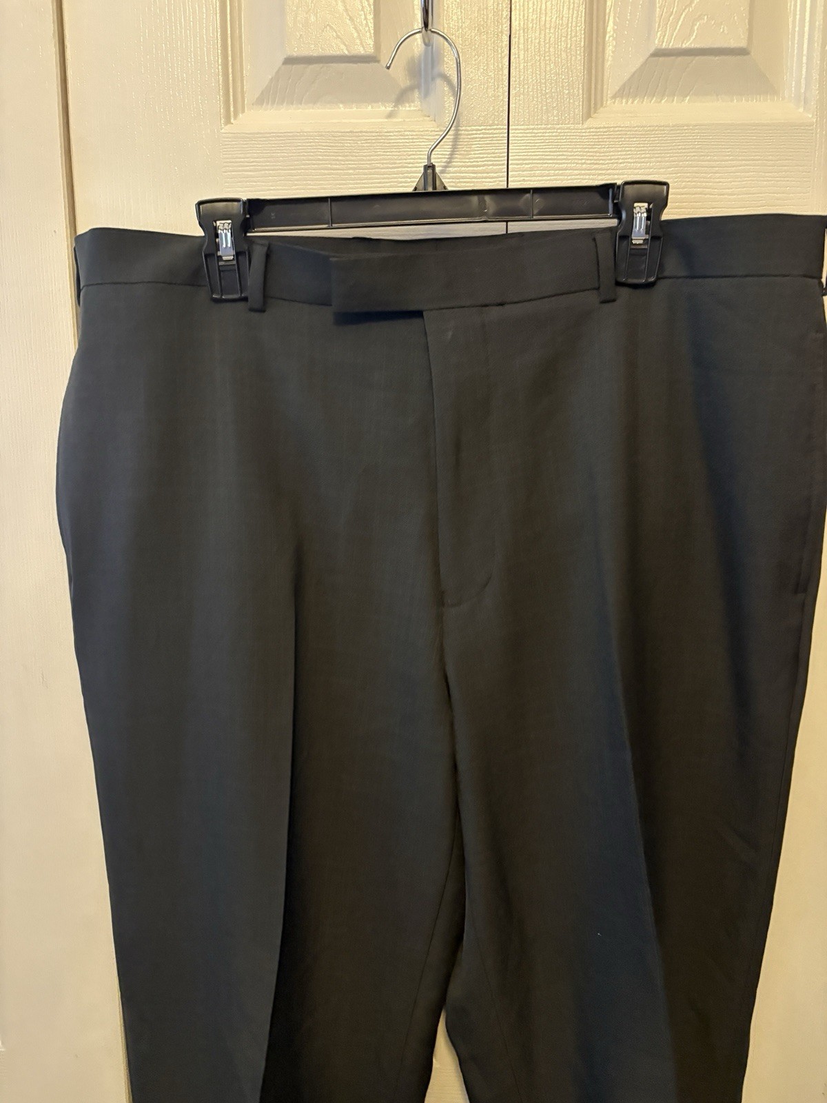 2 pair of Perry Ellis Men's 38/32 Black & Tan Pants. Excellent Condition.
