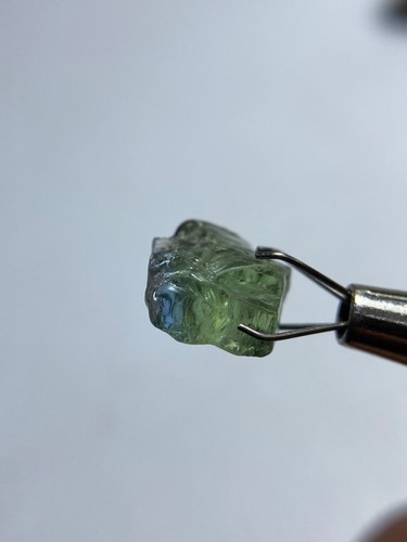 AA Fine Pleochoric Natural Tanzanite Crystal Rough Gemstone 5.37 Carats Bi Color - Picture 2 of 4