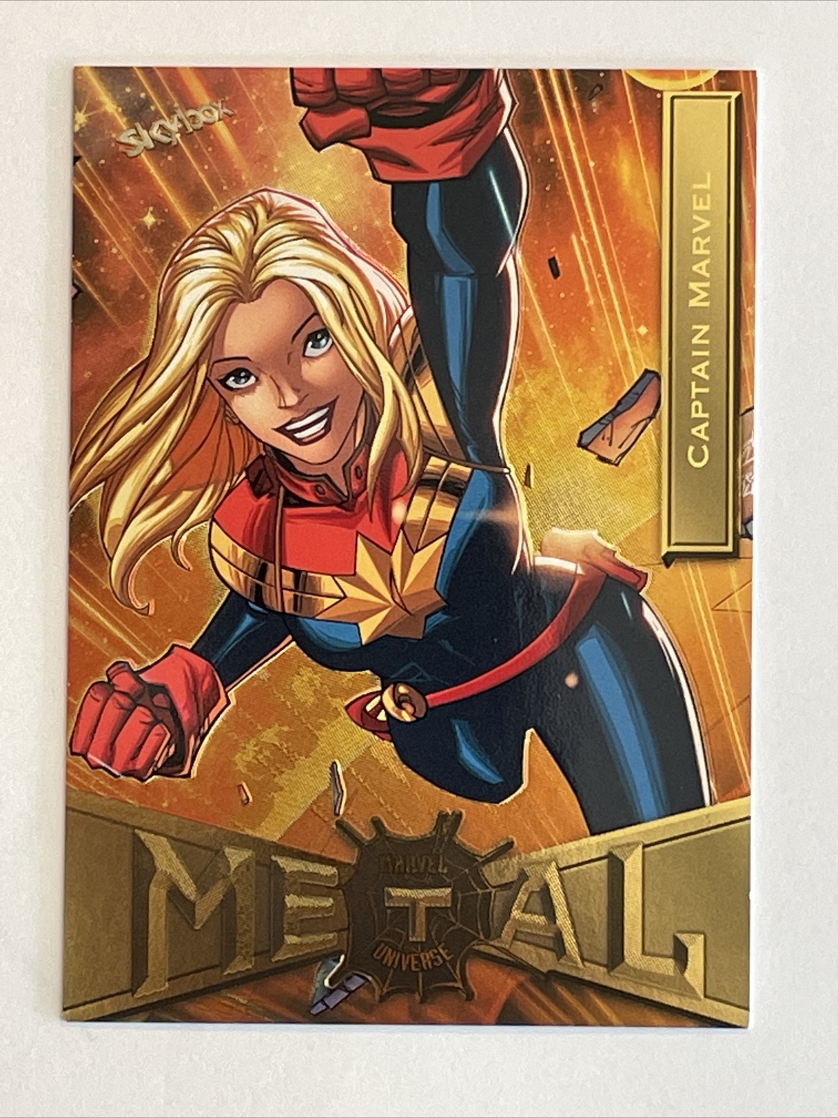 2021 Marvel Metal Universe Spider-Man Metal Captain Marvel FX Gold SP #17 SKYBOX
