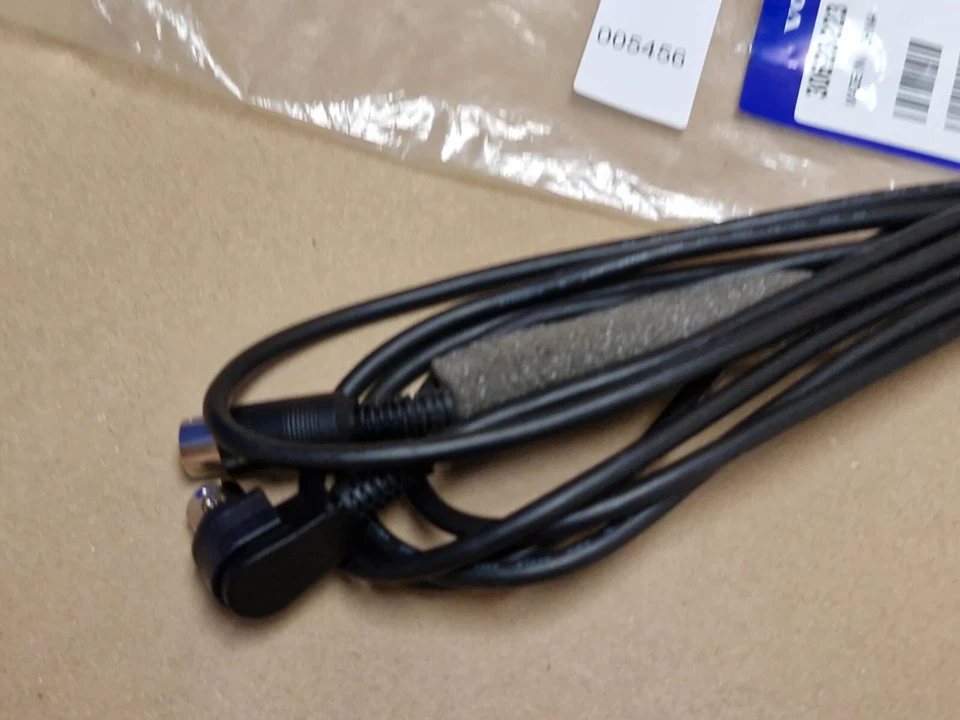 Volvo V40 Antenna Cable 2002-2004 30623223 Genuine NEW OEM Black Quality - Image 2 of 4