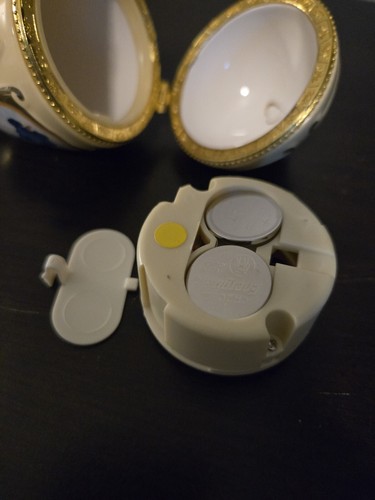 2006 Mr. Christmas Valerie Parr Hill Musical Egg Trinket Box and Ornament - Picture 6 of 9