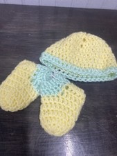 Crocheted infant cap/hat and booties Baby New Born Hand Made