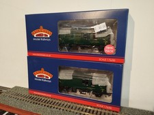 Bachmann 38-526Y (OO) BR MK1 Horse Box Van Twin Pack in SR Green.