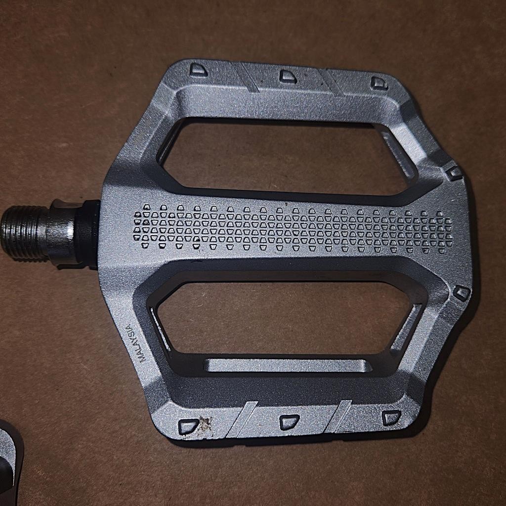 Shimano EF202 Flat Silver Bicycle Pedals PD-EF202 Everyday NO PACKAGE