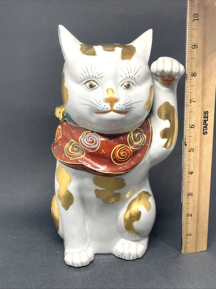 Estátua japonesa antiga Maneki Neko Kutani porcelana dourada gato figura 9,75” - Imagem 2 de 4