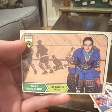 Topps 1968-69 Terry Sawchuk #34 Los Angeles Kings Base Set NHL Card