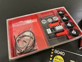 LEGO Technic 8040 Pneumatic Universal Building Set 100% Complete W/ Manual & Box